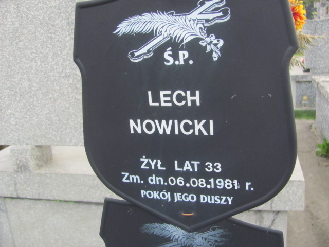 Artur Nowicki 1987 Skierniewice - Grobonet - Wyszukiwarka osób pochowanych